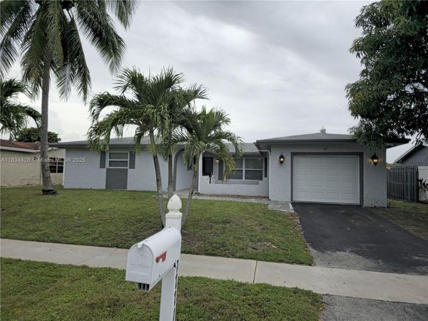 7771 NW 46th St, Lauderhill, FL 33351