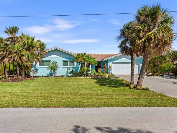 566 Boulder Dr, Sanibel, FL 33957