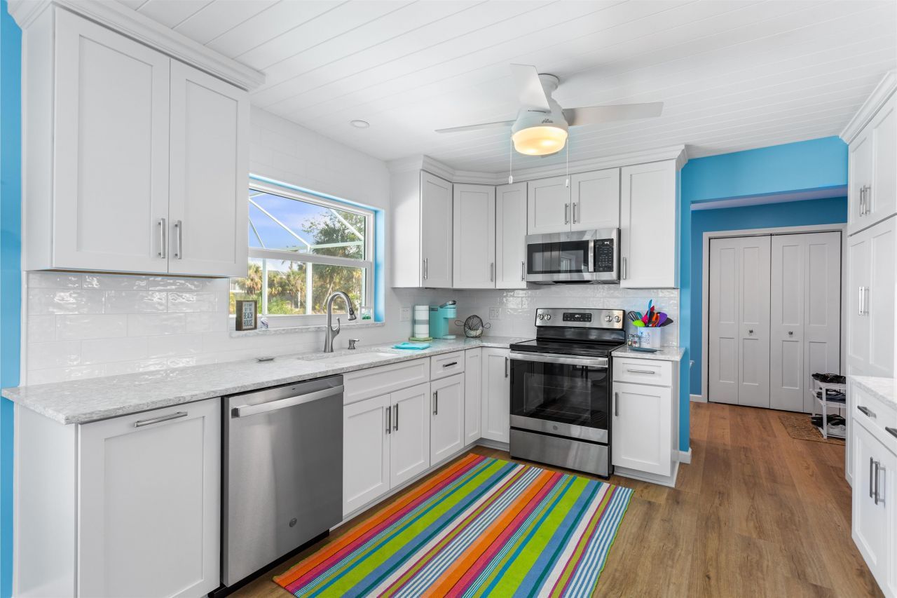 566 Boulder Dr, Sanibel, FL 33957 Photo