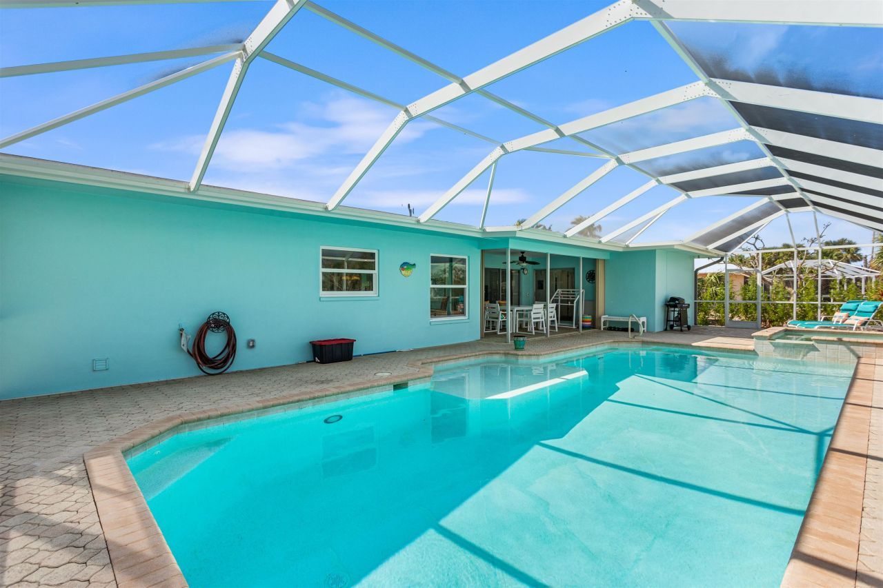 566 Boulder Dr, Sanibel, FL 33957 Photo