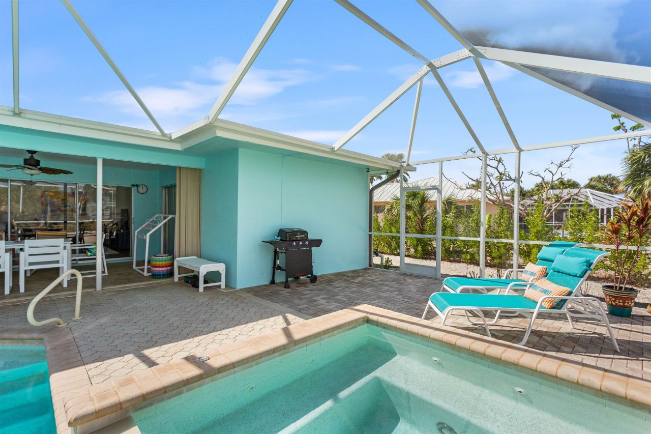 566 Boulder Dr, Sanibel, FL 33957 Photo