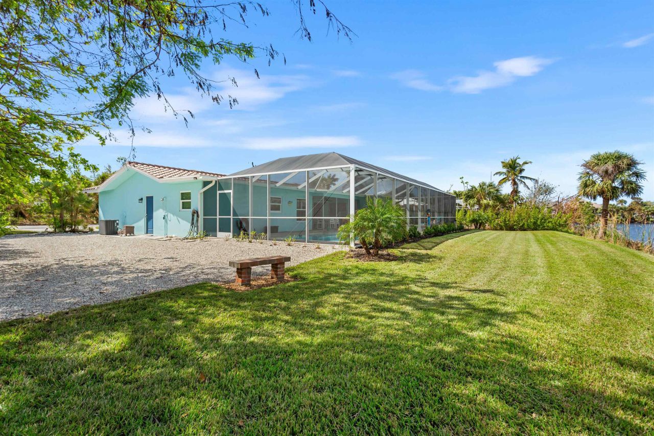 566 Boulder Dr, Sanibel, FL 33957 Photo