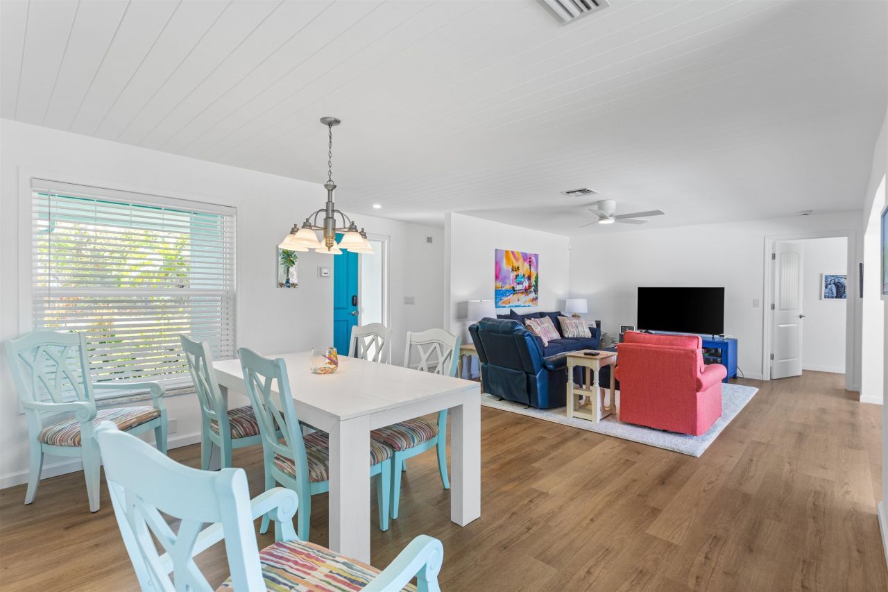 566 Boulder Dr, Sanibel, FL 33957 Photo