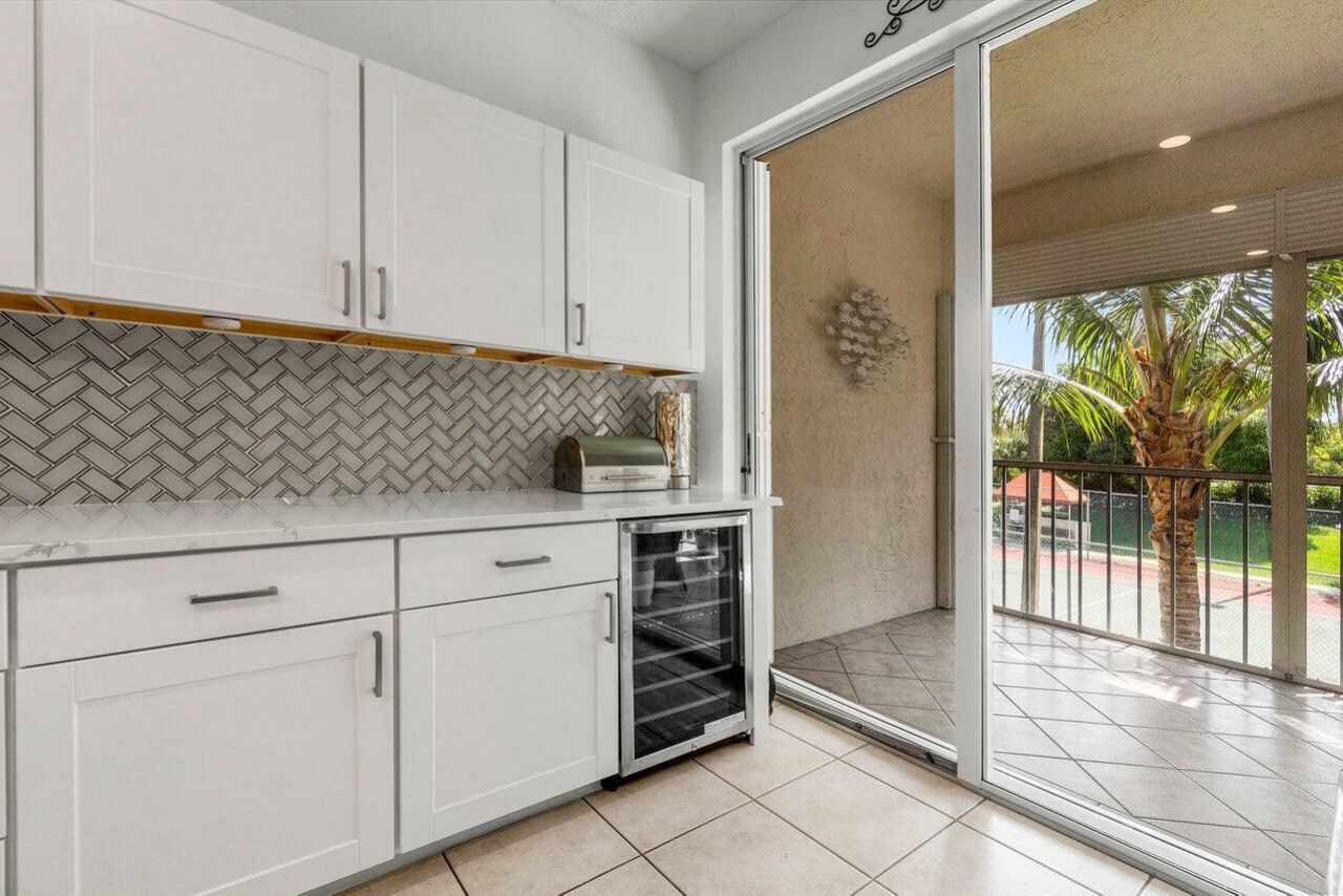 103 Half Moon Circle, Unit E2, Hypoluxo, FL 33462 Photo