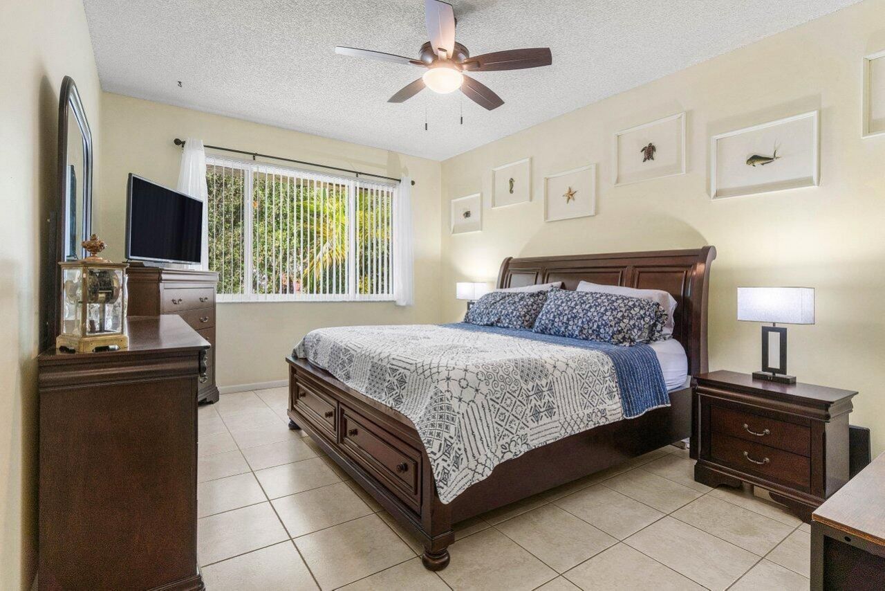 103 Half Moon Circle, Unit E2, Hypoluxo, FL 33462 Photo