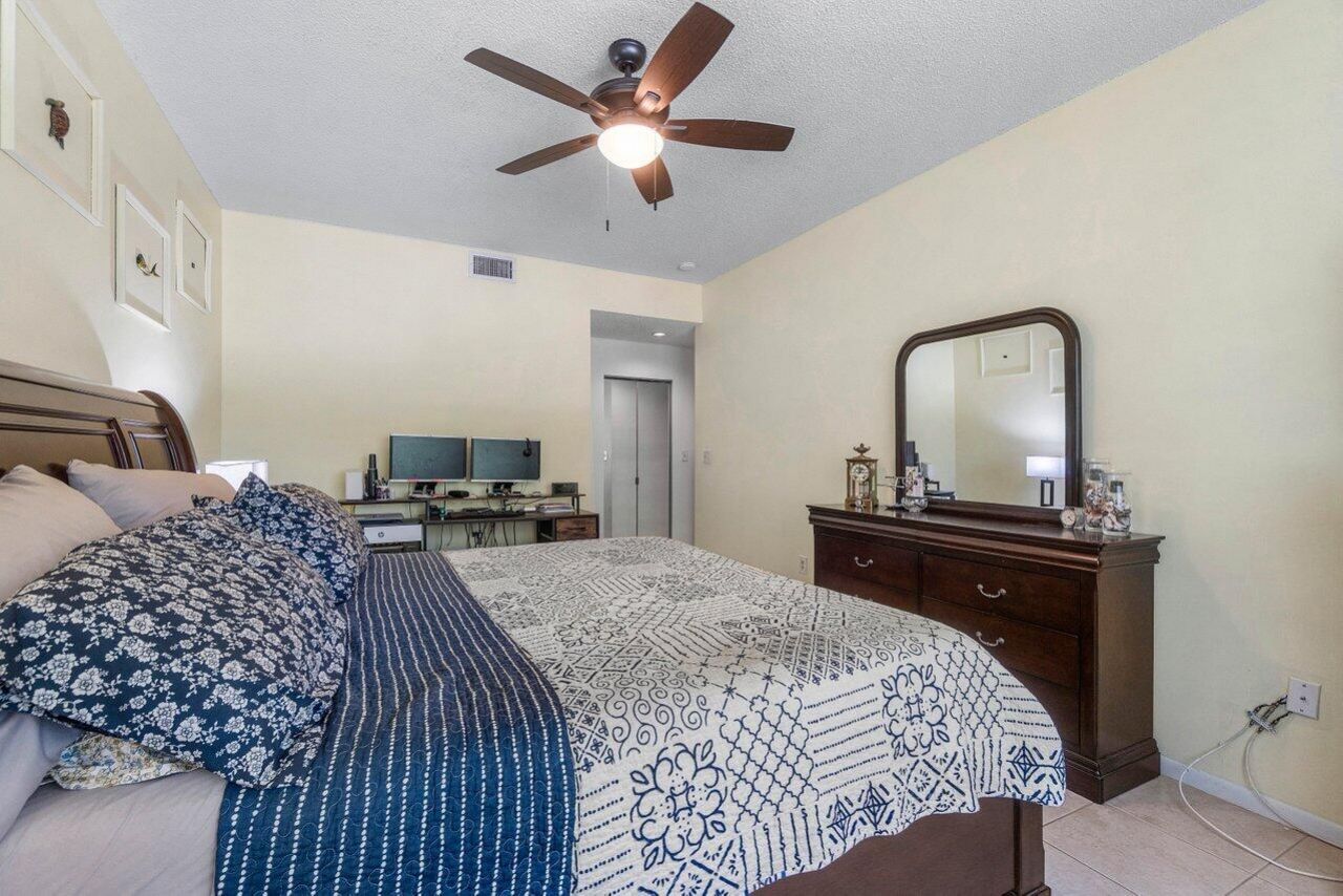 103 Half Moon Circle, Unit E2, Hypoluxo, FL 33462 Photo