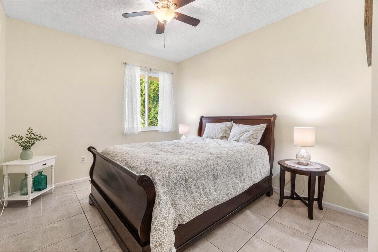 103 Half Moon Circle, Unit E2, Hypoluxo, FL 33462 Photo