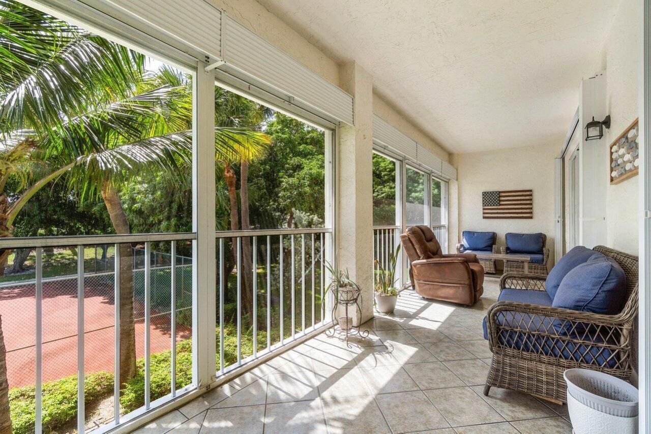 103 Half Moon Circle, Unit E2, Hypoluxo, FL 33462 Photo