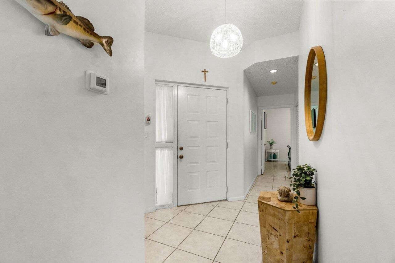 103 Half Moon Circle, Unit E2, Hypoluxo, FL 33462 Photo