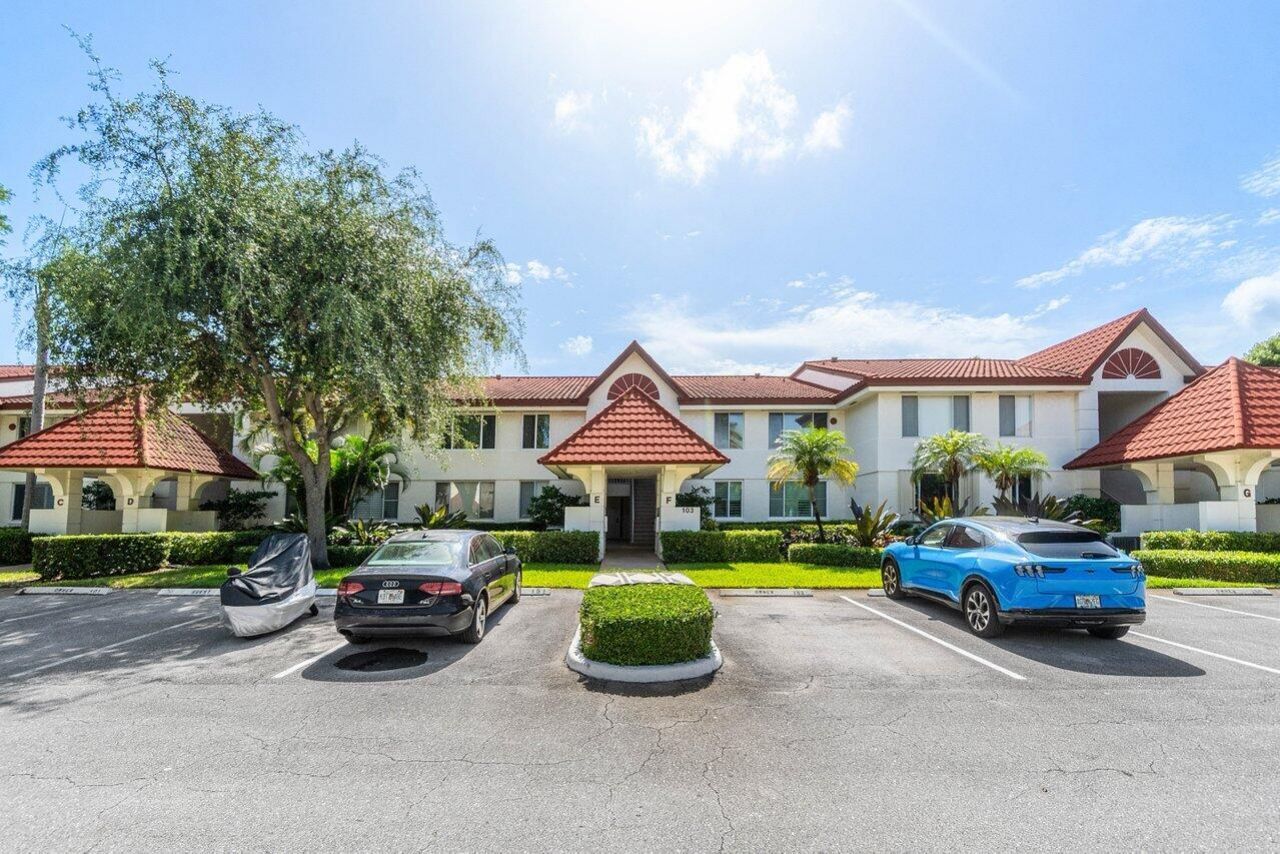 103 Half Moon Circle, Unit E2, Hypoluxo, FL 33462 Photo