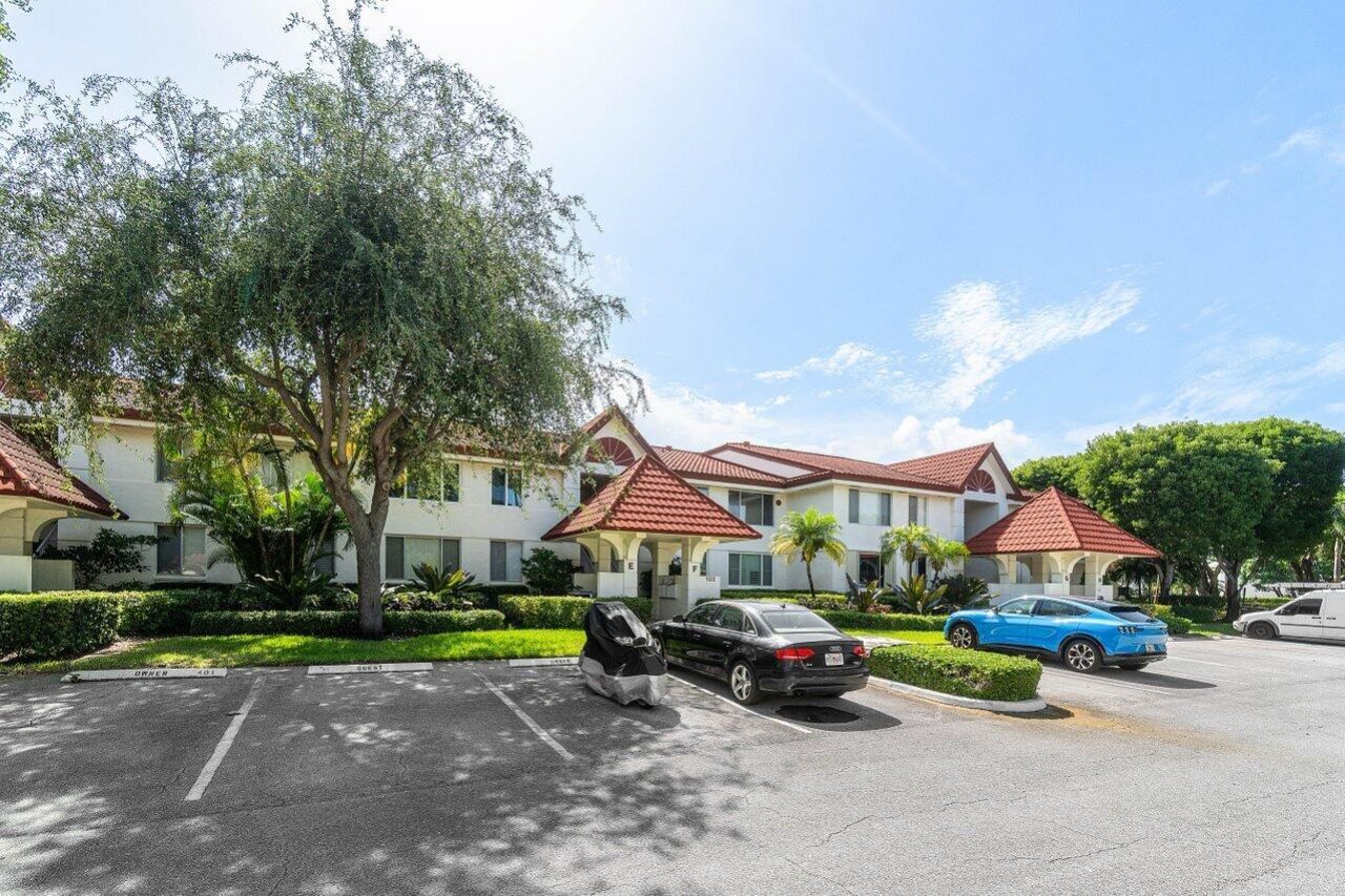 103 Half Moon Circle, Unit E2, Hypoluxo, FL 33462 Photo