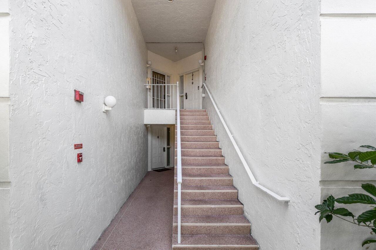 103 Half Moon Circle, Unit E2, Hypoluxo, FL 33462 Photo