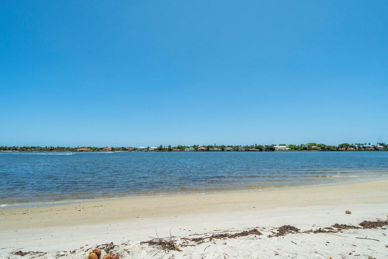 103 Half Moon Circle, Unit E2, Hypoluxo, FL 33462 Photo