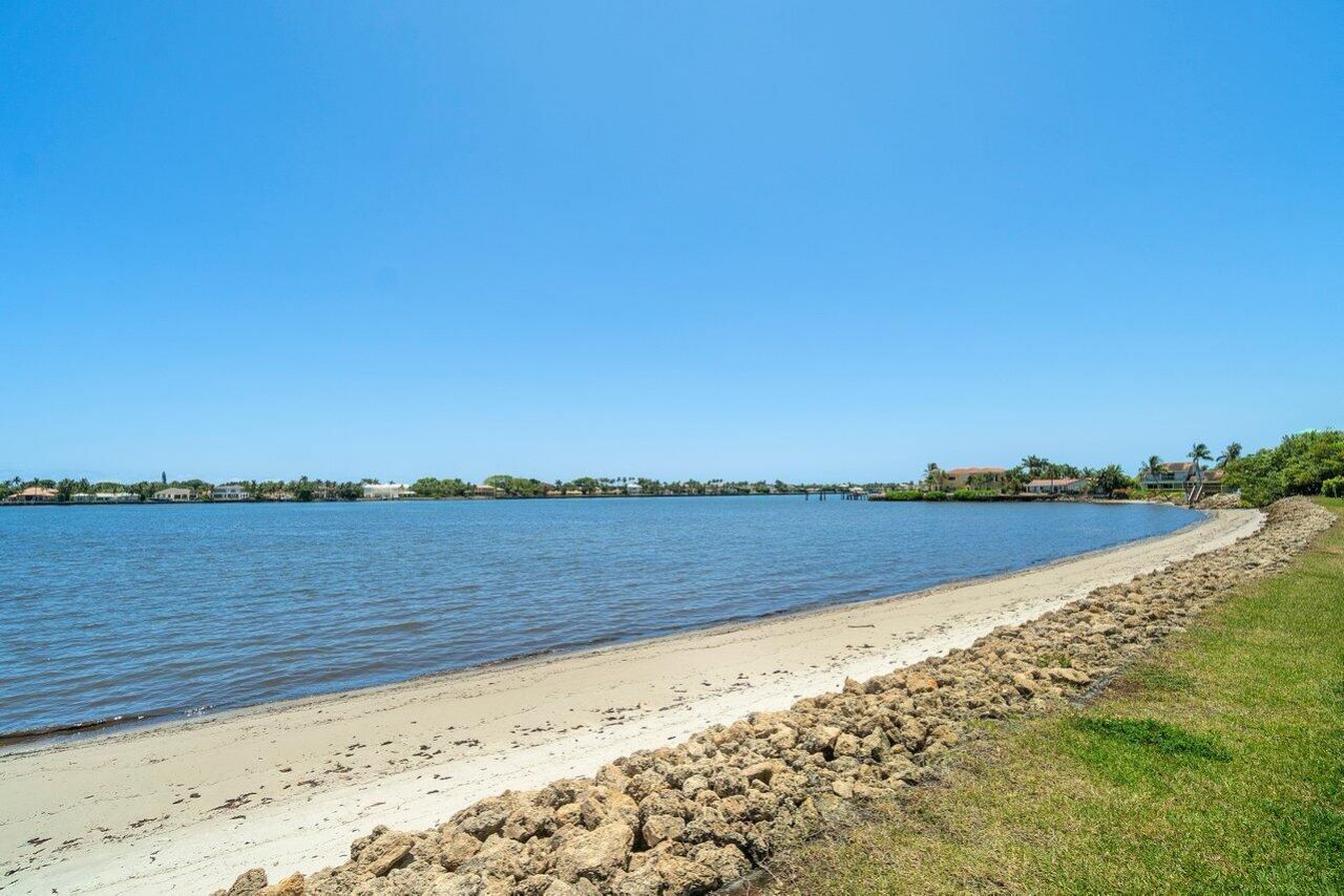 103 Half Moon Circle, Unit E2, Hypoluxo, FL 33462 Photo