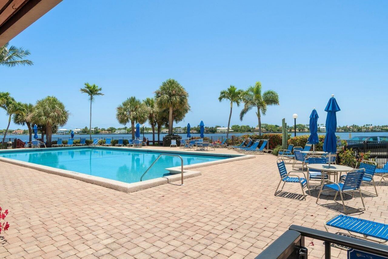 103 Half Moon Circle, Unit E2, Hypoluxo, FL 33462 Photo