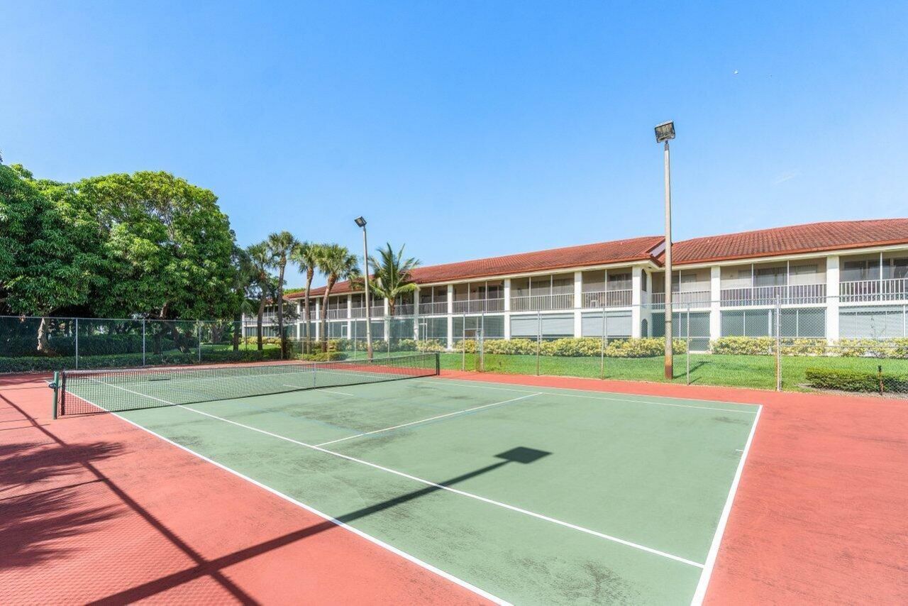 103 Half Moon Circle, Unit E2, Hypoluxo, FL 33462 Photo