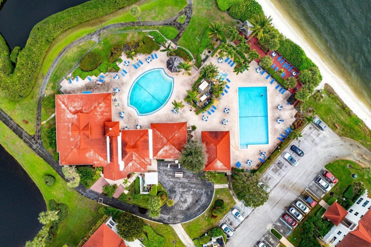103 Half Moon Circle, Unit E2, Hypoluxo, FL 33462 Photo