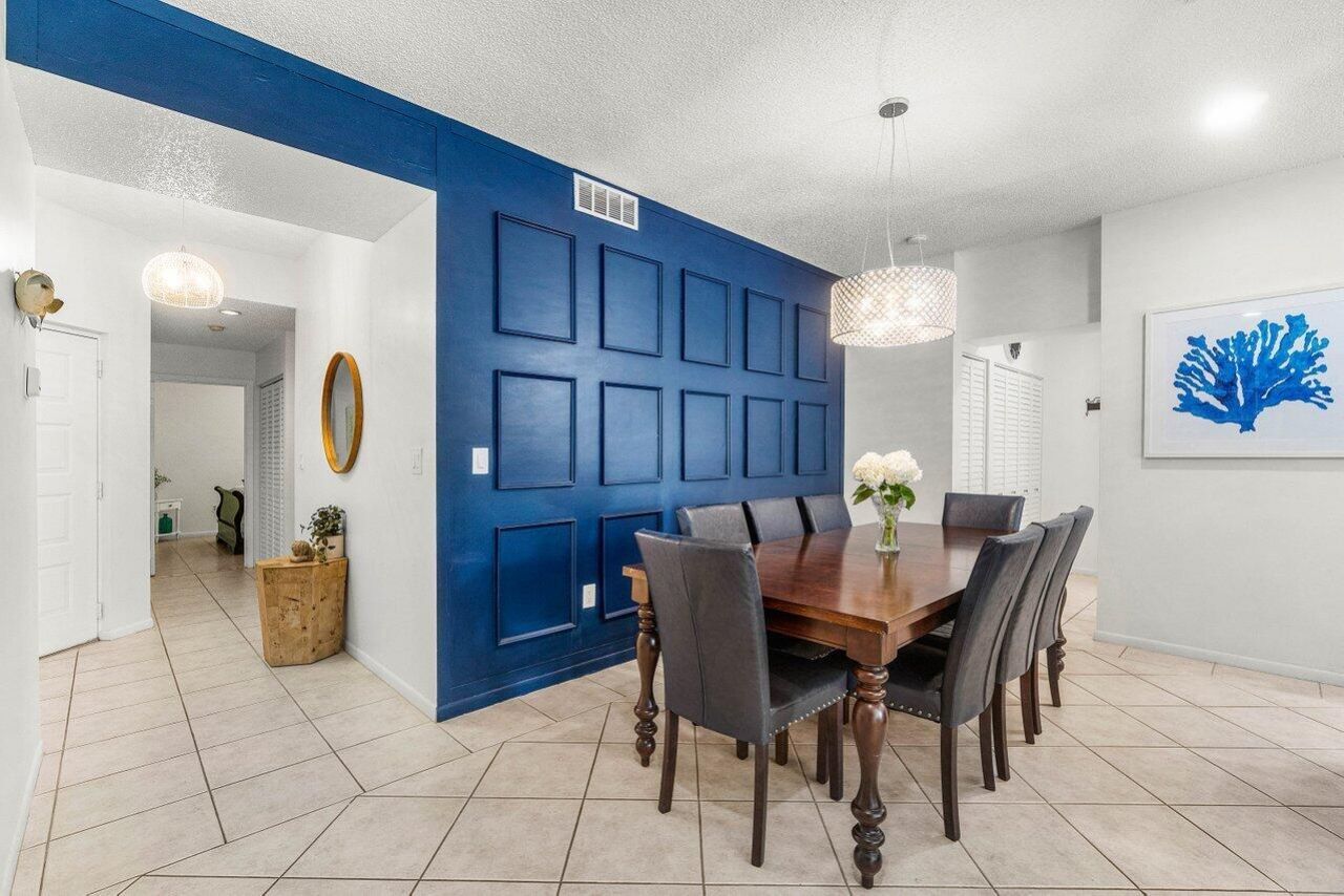 103 Half Moon Circle, Unit E2, Hypoluxo, FL 33462 Photo