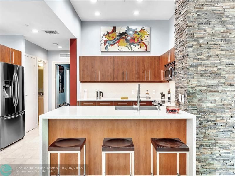 733 NE 4th Avenue, Unit 733, Fort Lauderdale, FL 33304 Photo