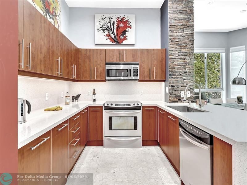 733 NE 4th Avenue, Unit 733, Fort Lauderdale, FL 33304 Photo