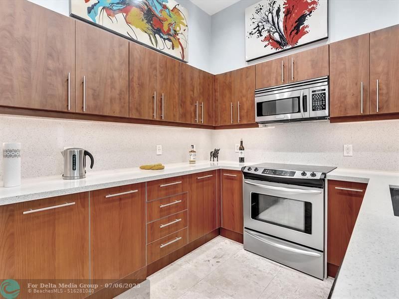 733 NE 4th Avenue, Unit 733, Fort Lauderdale, FL 33304 Photo