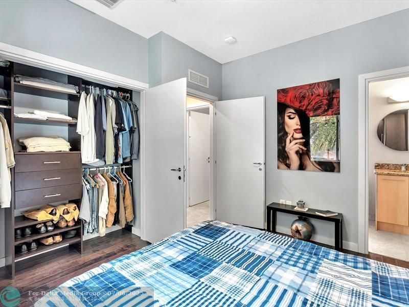 733 NE 4th Avenue, Unit 733, Fort Lauderdale, FL 33304 Photo