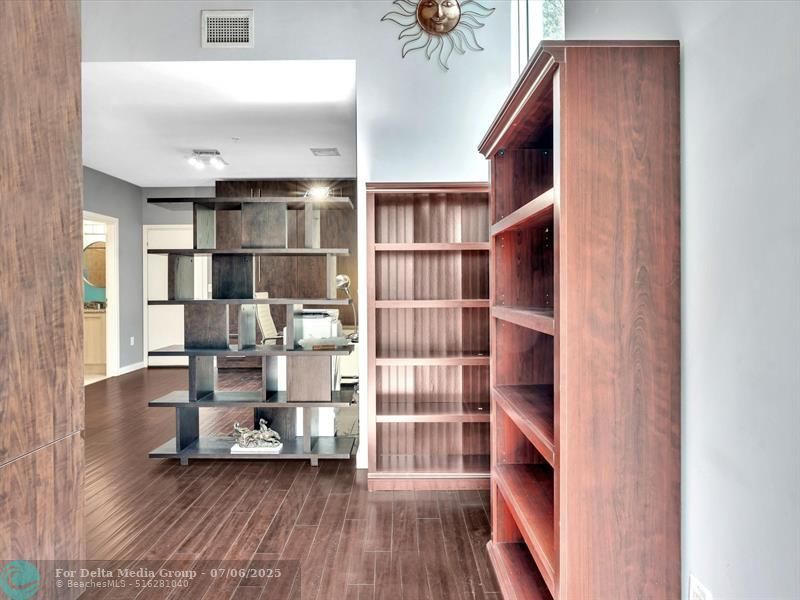 733 NE 4th Avenue, Unit 733, Fort Lauderdale, FL 33304 Photo