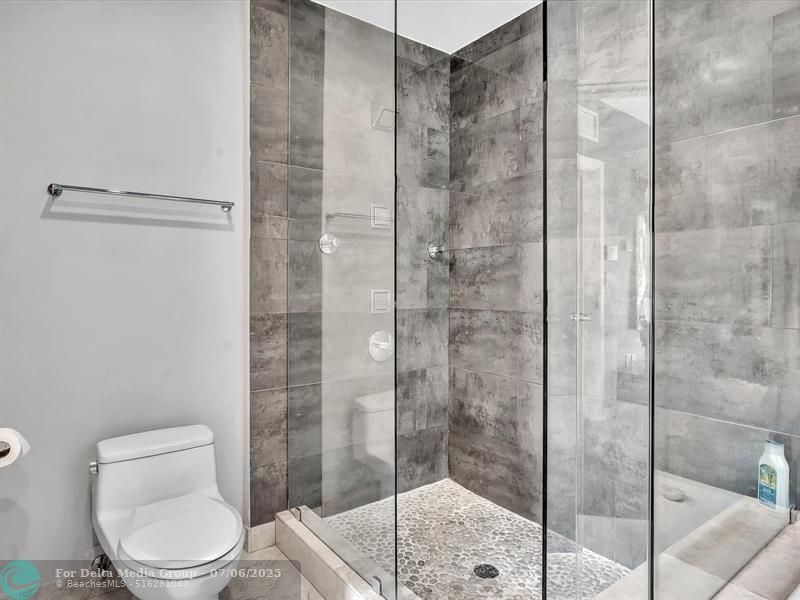 733 NE 4th Avenue, Unit 733, Fort Lauderdale, FL 33304 Photo