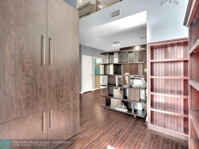 733 NE 4th Avenue, Unit 733, Fort Lauderdale, FL 33304 Photo