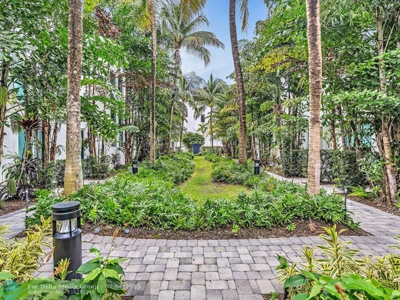 733 NE 4th Avenue, Unit 733, Fort Lauderdale, FL 33304 Photo