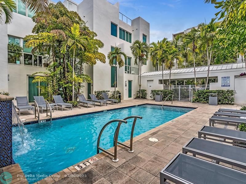 733 NE 4th Avenue, Unit 733, Fort Lauderdale, FL 33304 Photo