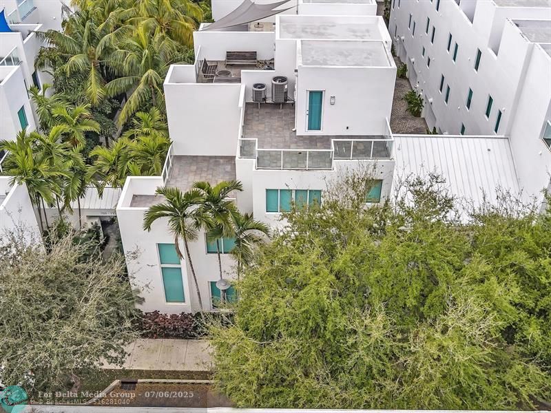 733 NE 4th Avenue, Unit 733, Fort Lauderdale, FL 33304 Photo