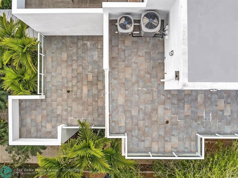 733 NE 4th Avenue, Unit 733, Fort Lauderdale, FL 33304 Photo