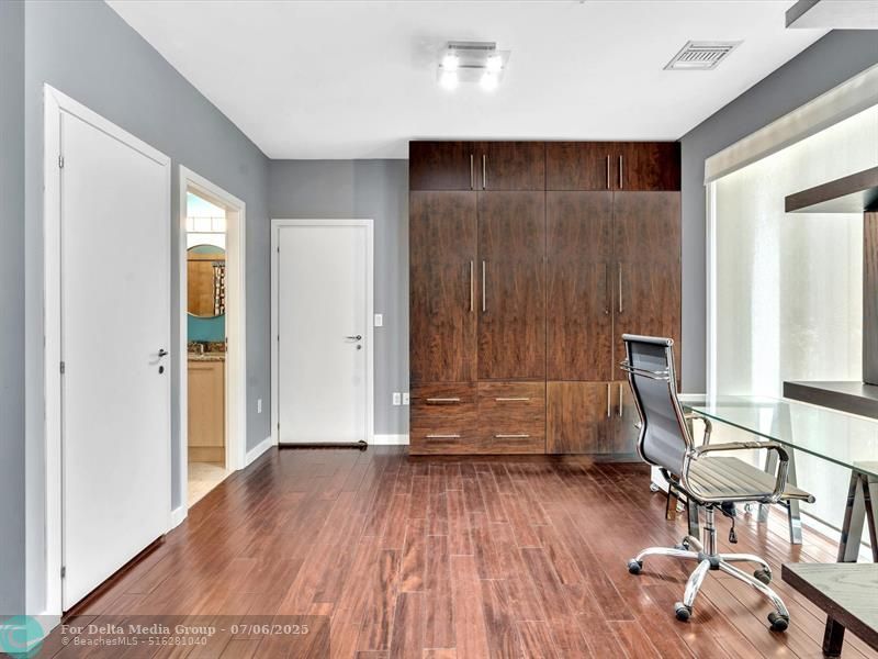 733 NE 4th Avenue, Unit 733, Fort Lauderdale, FL 33304 Photo