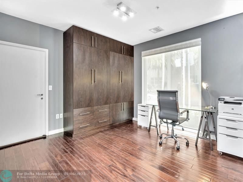 733 NE 4th Avenue, Unit 733, Fort Lauderdale, FL 33304 Photo