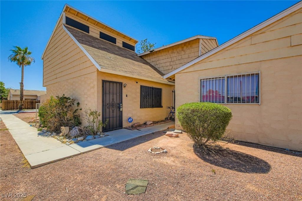 5125 Gray Lane, Unit B, Las Vegas, NV 89119 Main Photo