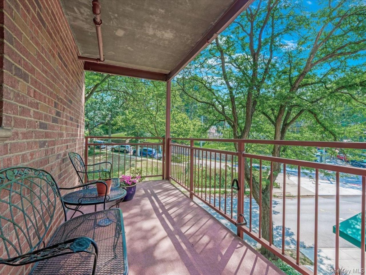 42-30 Douglaston Parkway, Unit 3L, Douglaston, NY 11363 Main Photo