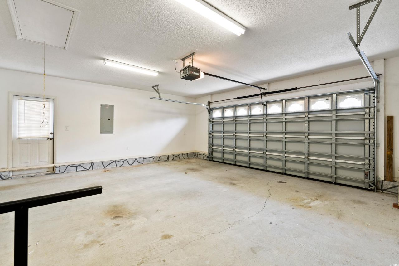 2443 Glen Dr. Photo 32