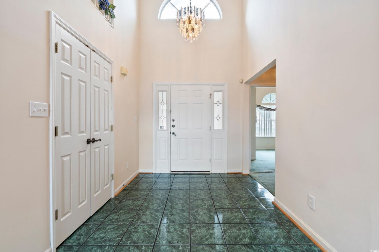 2443 Glen Dr. Photo 4