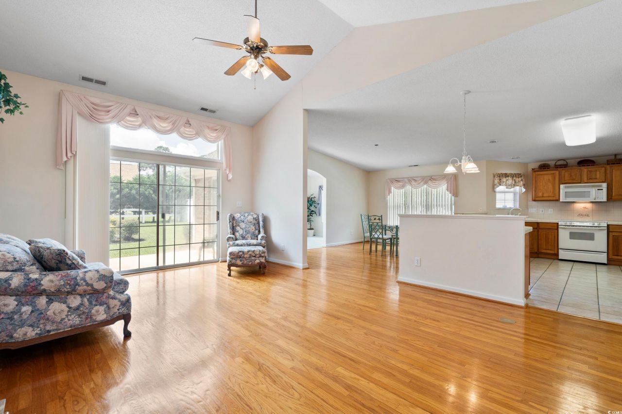 2443 Glen Dr. Photo 5