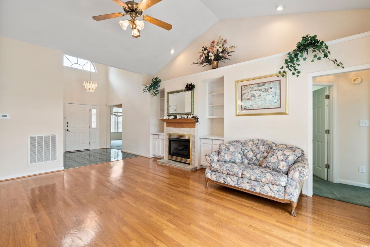 2443 Glen Dr. Photo 9