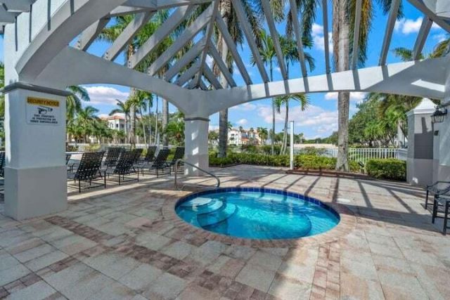 11015 Legacy Lane, Unit 303, Palm Beach Gardens, FL 33410 Photo