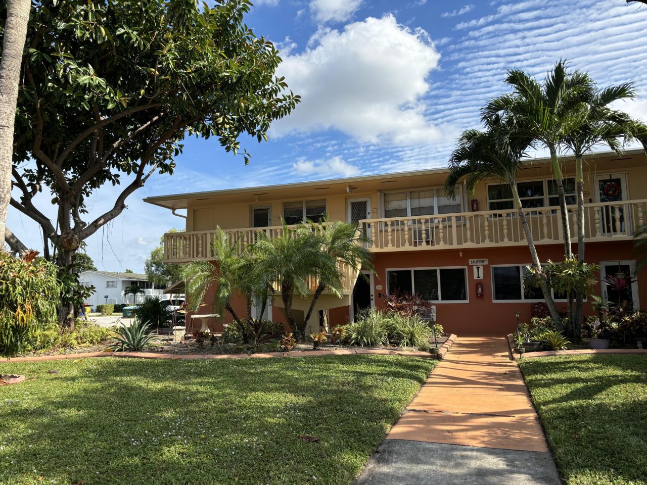 204 Salisbury I, Unit 204, West Palm Beach, FL 33417 Photo