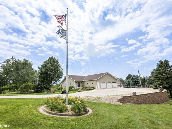 4055A 235th Street, Clear Lake, IA 50428