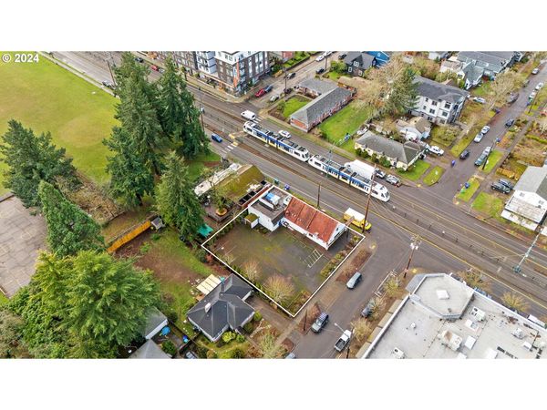 6228 N INTERSTATE AVE, Portland, OR 97217