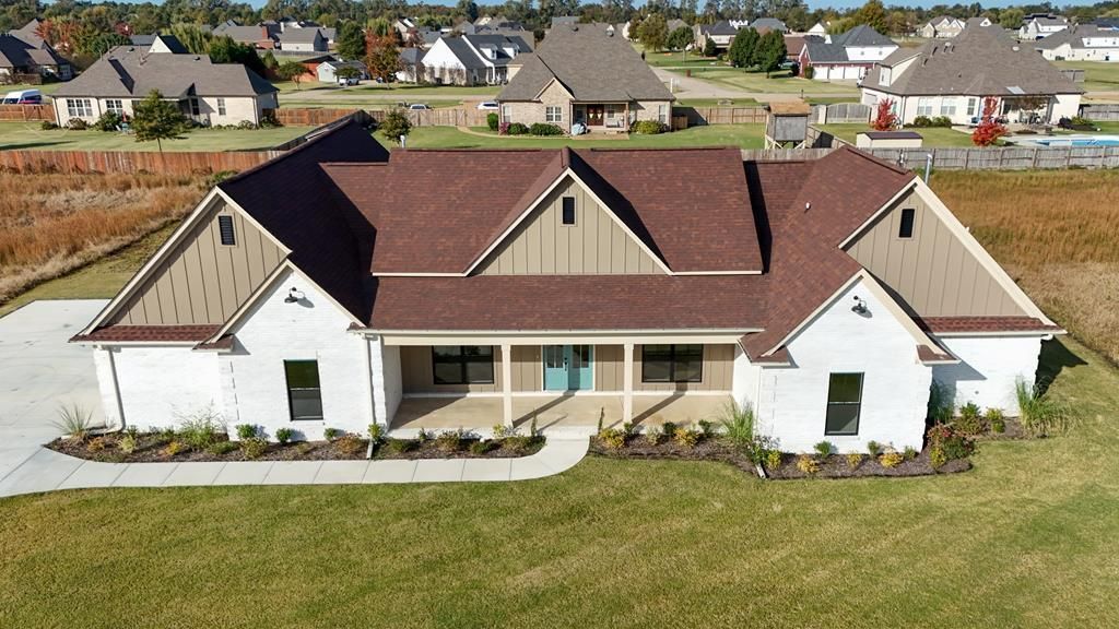 614 N East Lake Drive N, Marion, AR 72364 Main Photo