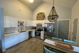 1304 Cadet Court photo 4