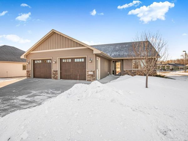 101 Barry Loop NW, Richmond, MN 56368