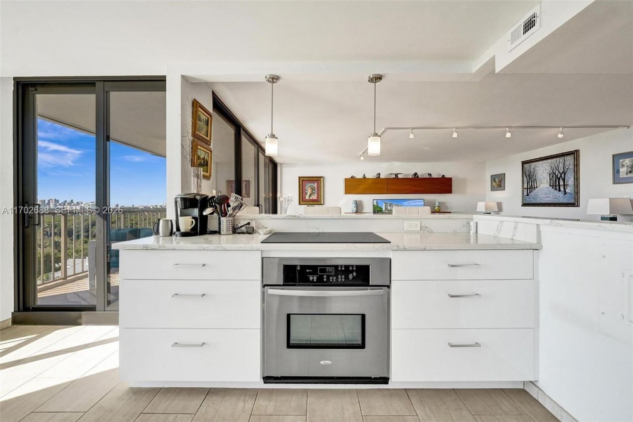 1901 N Ocean Blvd, Unit 8B, Fort Lauderdale, FL 33305 Photo