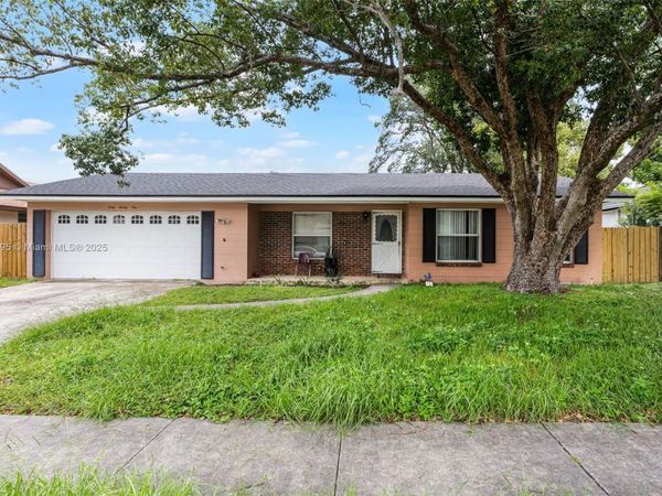 6021 Wedgewood Circle, Orlando, FL 32808